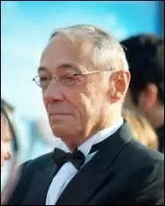 Ralisateur et scnariste, n le 13 mars 1943  Valence-d'Agen, on me doit des films comme  Les surs Bront  en 1979 ou  Impardonnables  en 2011, je me nomme ...