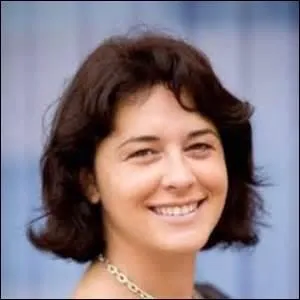 Et pour terminer, je nais le 28 septembre 1977  l'Union en Haute-Garonne. Femme politique, membre du Parti radical de gauche, dpute de la 2me circonscription du Tarn-et-Garonne entre 2007 et 2012, je suis depuis le 16 mai 2012, ministre de l'Artisanat, du Commerce et du Tourisme, je me nomme ...