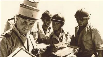 Pendant la 2e Guerre mondiale,  la bataille d'El Alamein, Rommel commena la bataille avec 500 chars de combat. Au moment o il donne l'ordre de la retraite, combien lui en reste-t-il ?