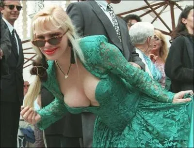 Est-ce que  La Cicciolina , actrice et femme politique italienne, est toujours de ce monde (16 dcembre 2013) ?