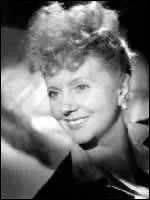 Est-ce que  Denise Grey , magnifique grand-mre de Sophie Marceau dans  La boum , est toujours de ce monde (16 dcembre 2013) ?