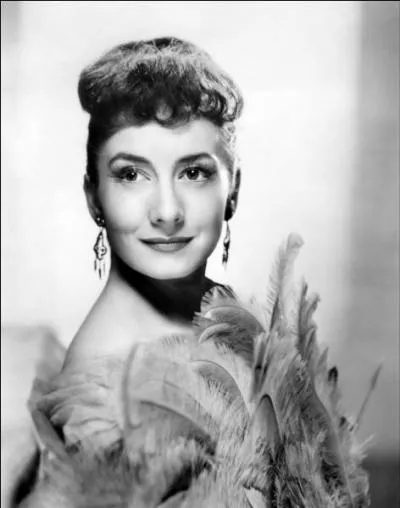  Suzanne Flon , clbre actrice, tragdienne, et mme professeur d'anglais d'dith Piaf, est-elle encore parmi nous (16 dcembre 2013) ?