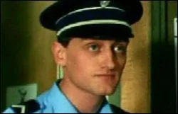 Jean-Paul Rouve a fait ses dbuts dans la srie ; sous quel nom ?