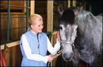 Comment s'appelle le cheval de Dorothe ?