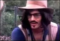 Qui est le nouveau pianiste du studio ?