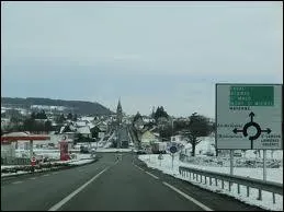 Nous arrivons  l'entre de la ville Mayennaise (53) de Saint-Cyr-en-Pail. Nous sommes donc en rgion ...