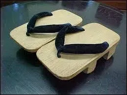 Les tongs traditionnelles japonaises s'appellent :