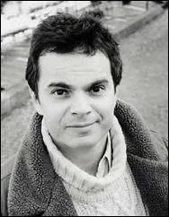 Comment s'appelle cet crivain  qui l'on doit, entre autres  Le zbre  ?