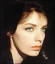 Comment s'appelle cette chanteuse et actrice interprte des  Vendanges de l'amour  ?