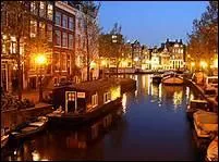 La capitale des Pays-Bas est Amsterdam.