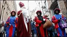 L-bas, on fte Saint-Nicolas.