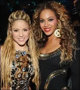 Avec qui a-t-elle fait sa chanson  Beautiful Liar  ?