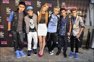 Que s'est-il pass dans le premier pisode de la saison 3 de  Shake It Up  ?