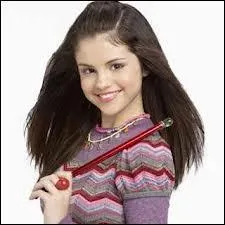 Donne-moi son nom dans la srie et dans la ralit ?