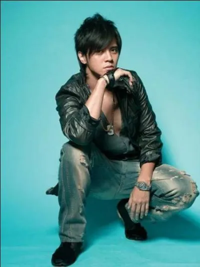 De quelle nationalit est-il ?