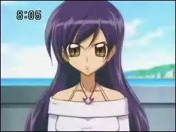 De quelle couleur est la perle de Karen ?