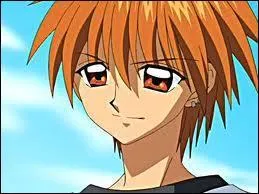 Comment s'appelle le garon amoureux de Lucie en sirne et qui fait du surf ?