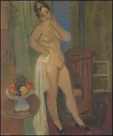 Modle prs d'un pole dans l'atelier.