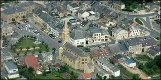 Nous survolons la ville champardennaise de Bazeilles. Nous sommes dans le ciel du dpartement n ...