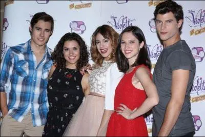 Quelle chanson Diego interprte-t-il en duo avec Violetta ?