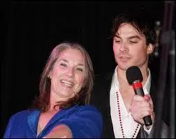 Comment s'appelle sa mre ?