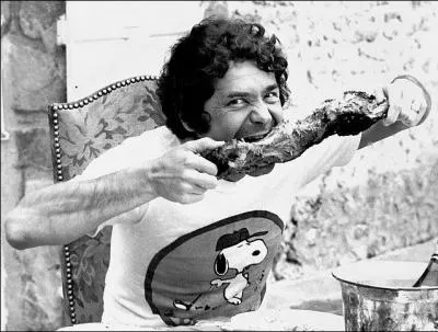 D'aprs lui, le patron s'appelle Bruno, il a d'la graisse sur les tifs, des gros points noirs sur le pif !