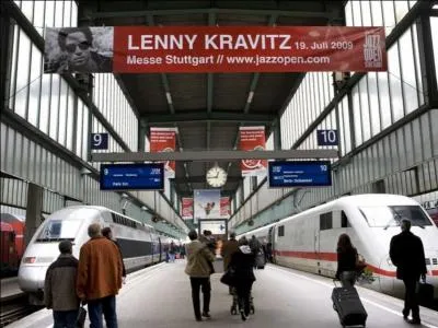 D'aprs un machiniste du TGV, les motrices de ce train ne fonctionnent pas sur l'ensemble du trajet Paris Marseille. A vous de trouver le temps o ces moteurs NE fonctionnent PAS !