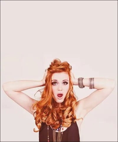 Ds l'ge de 6 ans, elle commence  prendre des cours de...