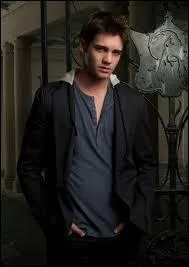 Qui est cet acteur qui incarne Jrmy dans  The Vampire Diaries  ?