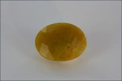 Quelle est la pierre prcieuse sur la photo ?