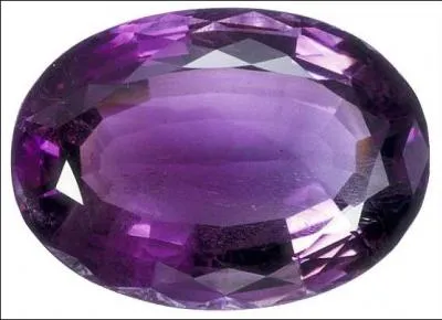 Quelle est la pierre prcieuse sur la photo ?