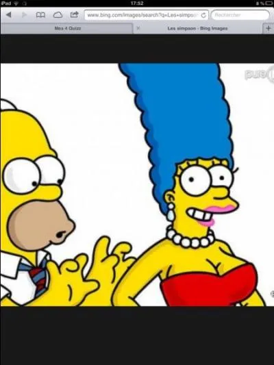De quelle couleur sont les cheveux de Marge ?