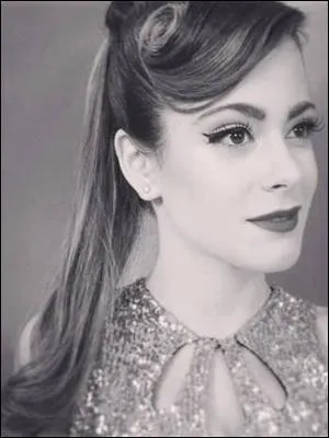  quelle heure se rveille Martina Stoessel ?