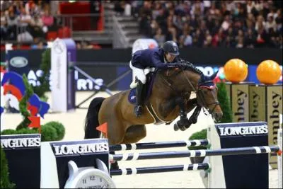 Qui monte ce cheval ?