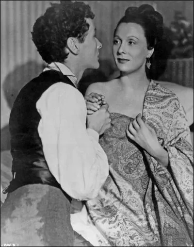 Qui a signé les dialogues du film "Les Enfants du Paradis" ?