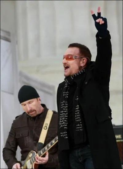 Quelles sont les 2 chansons jouées par U2 lors du concert de l'investiture du président Obama ?