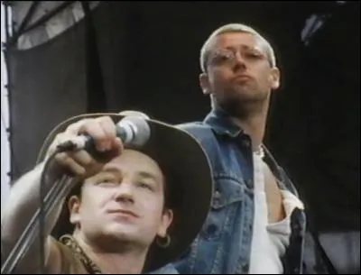 Quelle chanson n'a jamais été jouée en live pendant le Joshua Tree Tour ?  