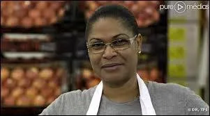 Comment s'appelle cette femme de 40 ans, limine le 25 octobre lors du cinquime pisode ?