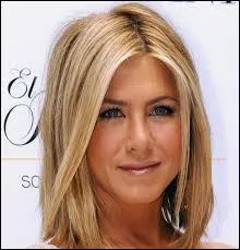  Qui est cette belle blonde ?