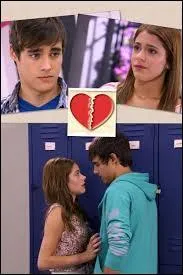 Peu de temps aprs, toujours au karaok, Leon et Violetta se fchent. Pourquoi ?