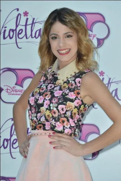 Quelle est la chanson du gnrique de  Violetta  ?