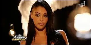 Combien de fois a-t-elle fait Hollywood Girl ?