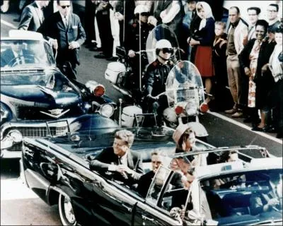 En Novembre 1963, John Fitzgerald Kennedy est assassin alors qu'il se rend  Dallas lors de la campagne prsidentielle afin de militer pour un second mandat prsidentiel. Quelle est la date exacte de cet assassinat ?