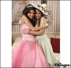 (Suite  la question 7) De qui est-elle amoureuse ?