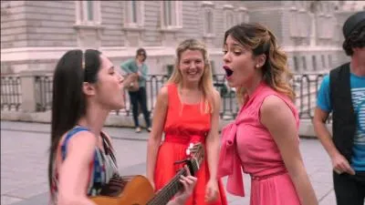 Dans la saison 1 , de ou est elle partie ?