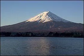 Que doivent faire les japonais une fois dans leur vie mais pas deux.