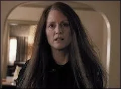 Comment s'appelle sa mre, joue par Julianne Moore ?