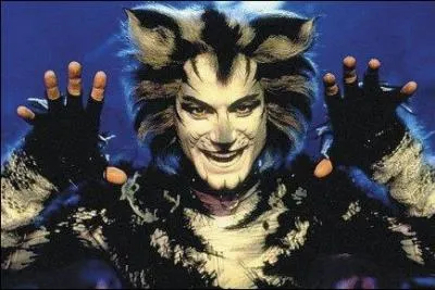 Quel est le titre de cette comdie musicale au titre non pas fellinien, mais flinesque, compose par Andrew Lloyd Webber en 1978 / 79 ?