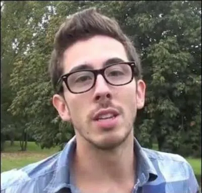 Qui est ce podcasteur, de son vrai prnom Marc ?