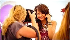 Grce  quel magasin a-t-elle commenc sa carrire de mannequin ?